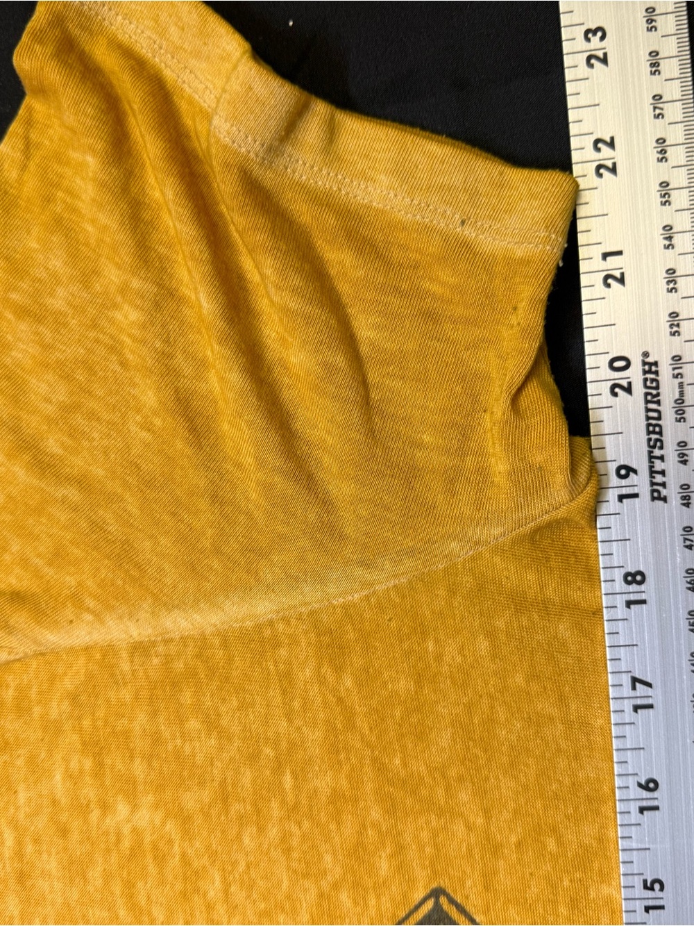 AC/DC Mustard Yellow 'Fly on the Wall Tour '82' Graphic T-Shirt (M) - Picture 5 of 6